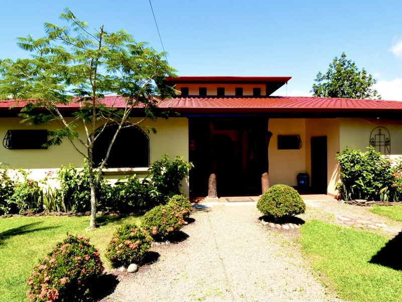 4 bed Single Family Homes For Sale in Dominical, Puntarenas - 1
